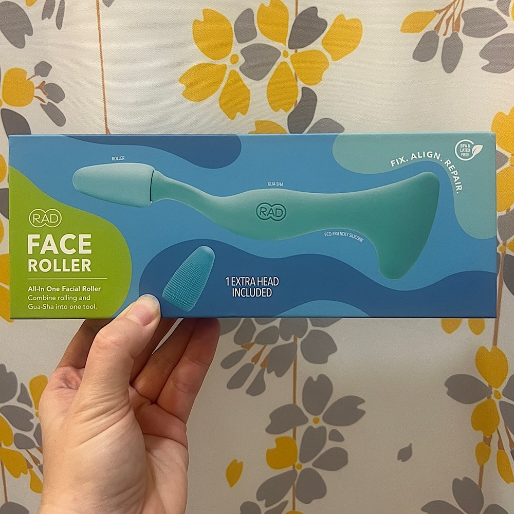 RAD Face Roller / 2-in-1 Gua Sha and Jade Roller